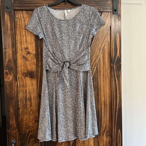 Tacera Black and White Patterned Dress - Picture 3 of 14